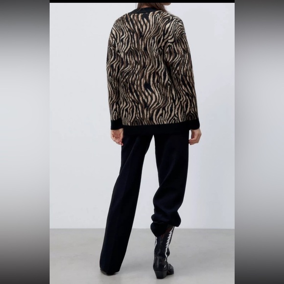 Zara Animal Print Cardigan - Picture 2 of 4